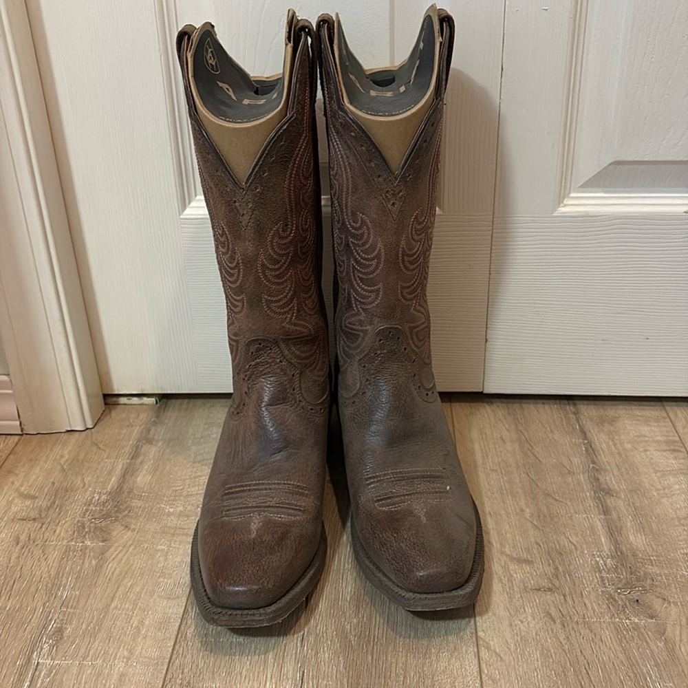 Ariat cowboy boots